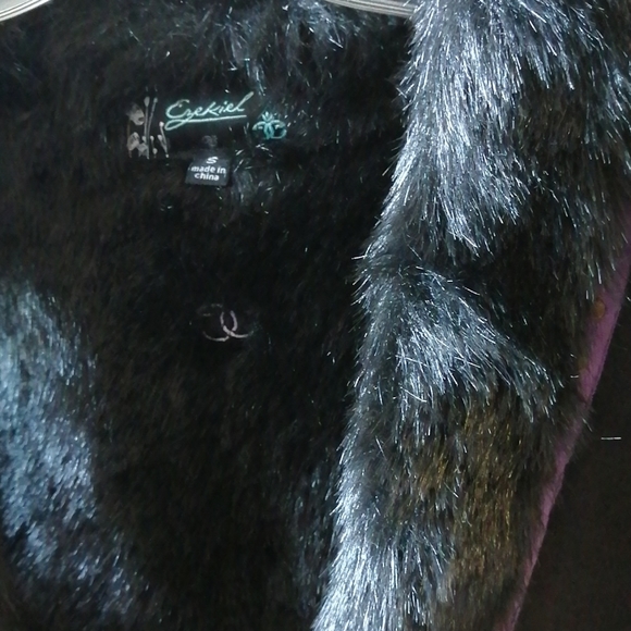 Ezekiel Lambskin Tie-up Vest - Picture 3 of 5